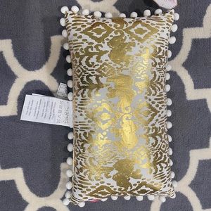 New with Tags Lilly Pulitzer Gold & White Pillow